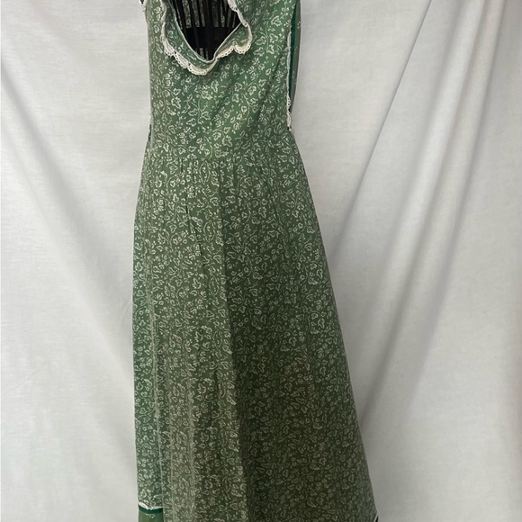 Vintage Hawaiian Dress Green Floral Arm pit to arm pit 13-14” 47-48” Long - Picture 6 of 12